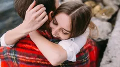 Výhody objímání: Kolikrát musíte někoho obejmout, abyste byli šťastnější