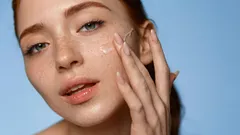 Kleopatra by záviděla: tajemství zářivé pleti, které roste téměř u každého domu