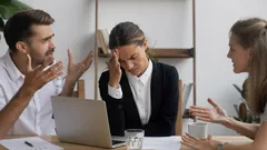 Hádat se, nebo zůstat neutrální: Psychologové zjistili, jak je lepší postupovat